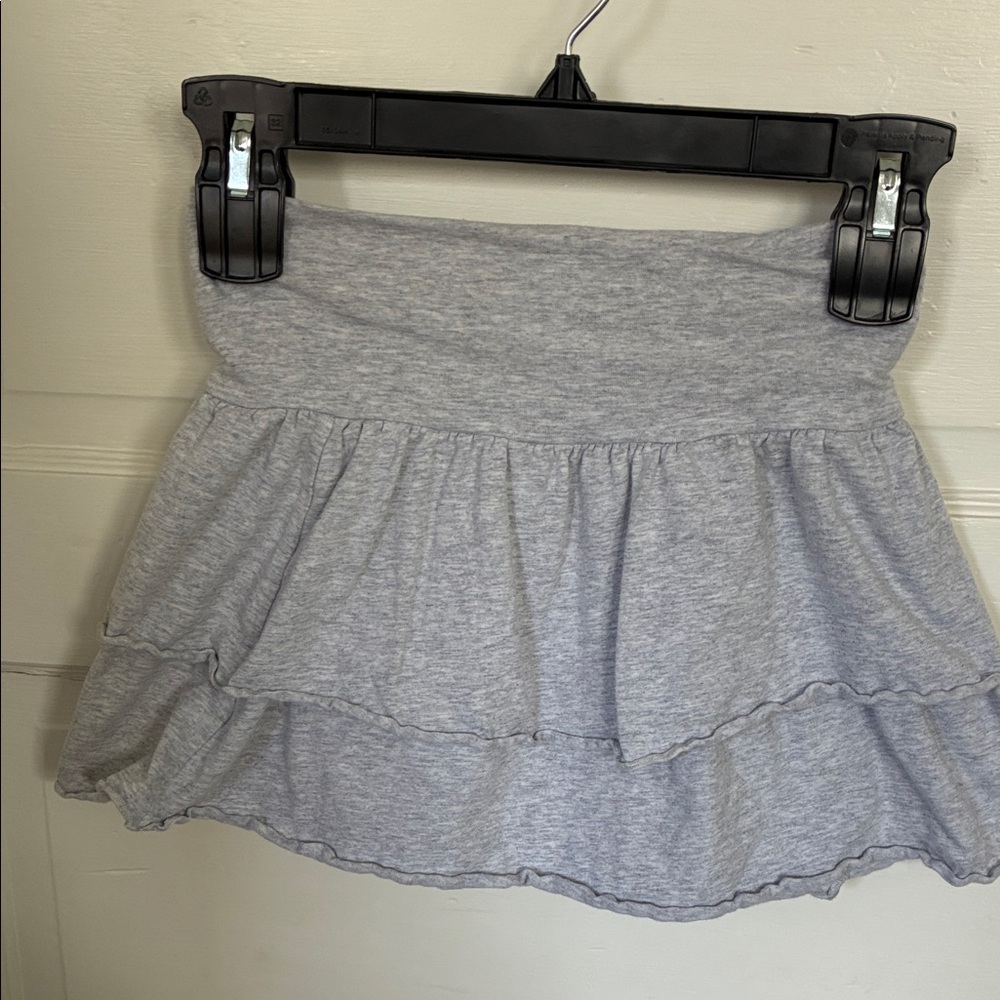 243 H&M Girls Light Gray Tiered Ruffle Skirt Size 12/14